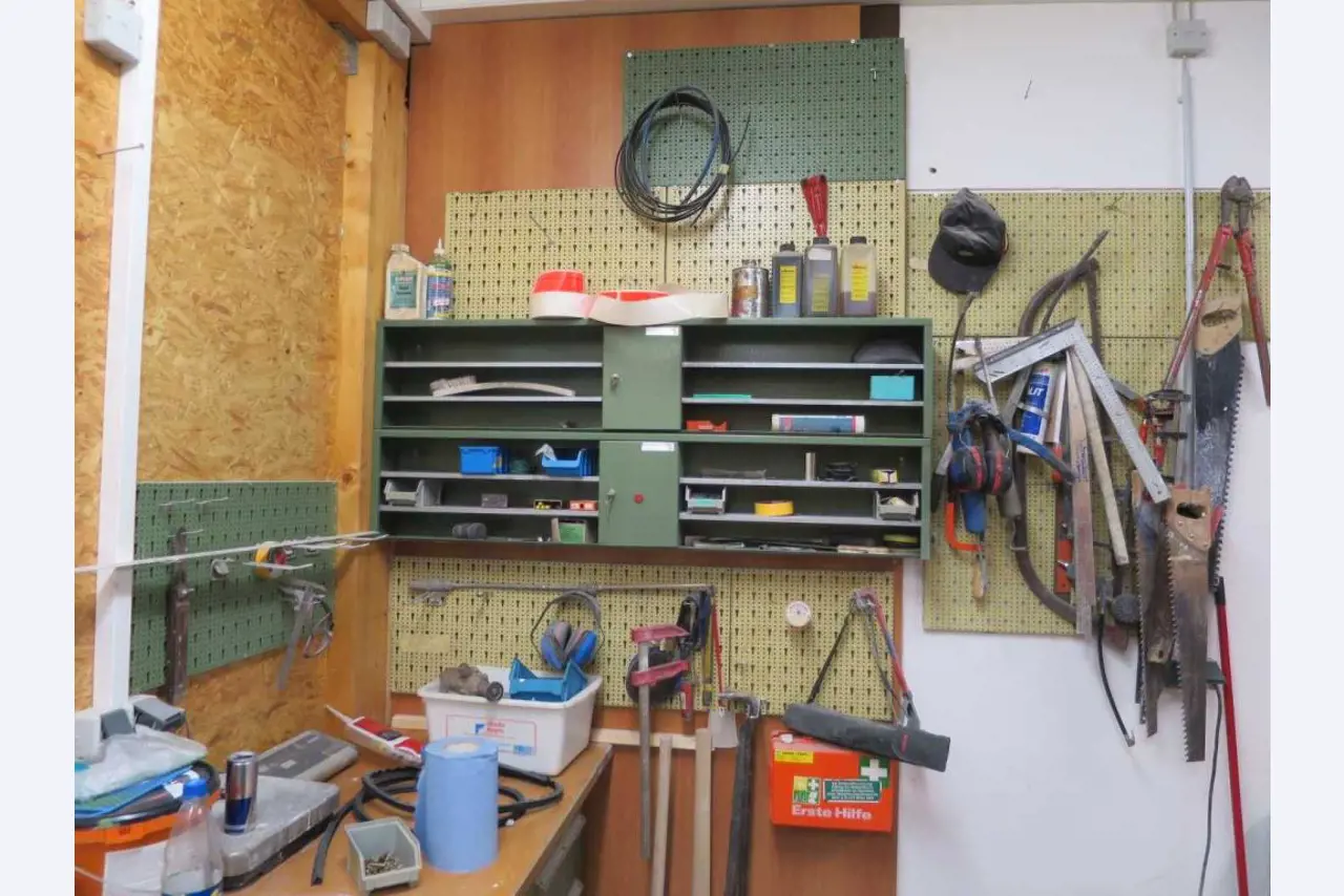 Bouwuitrusting, steigers, bedrijfsvoertuigen-3