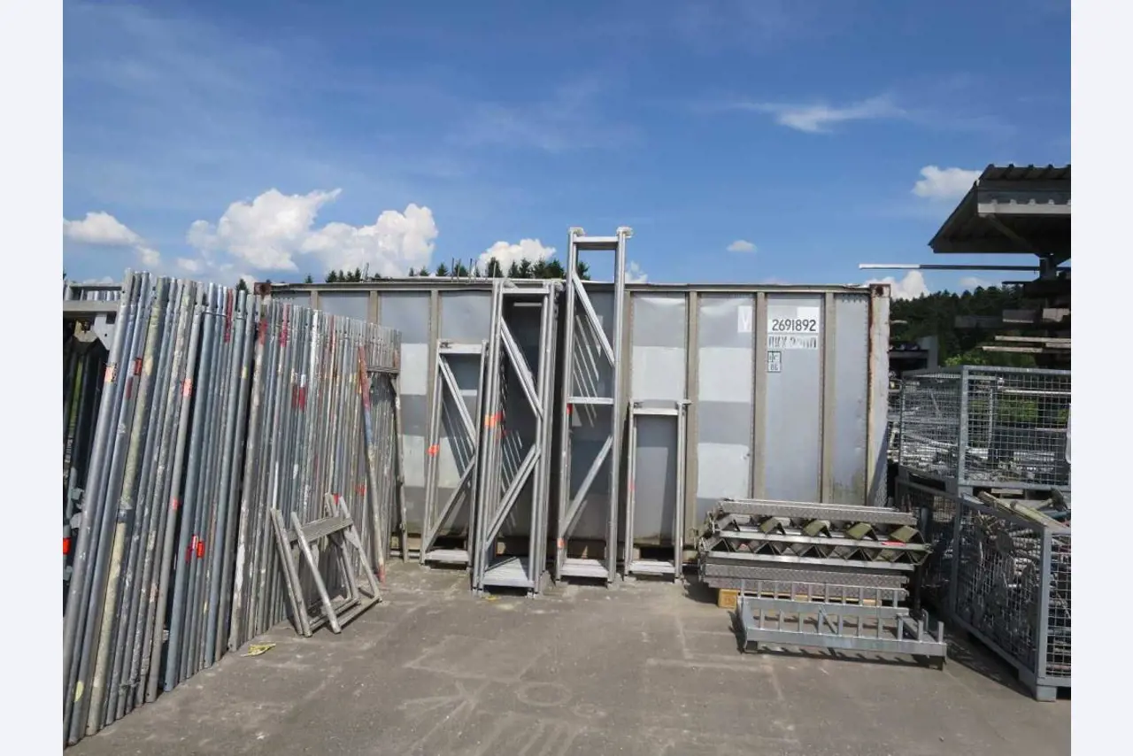 Bouwuitrusting, steigers, bedrijfsvoertuigen-3