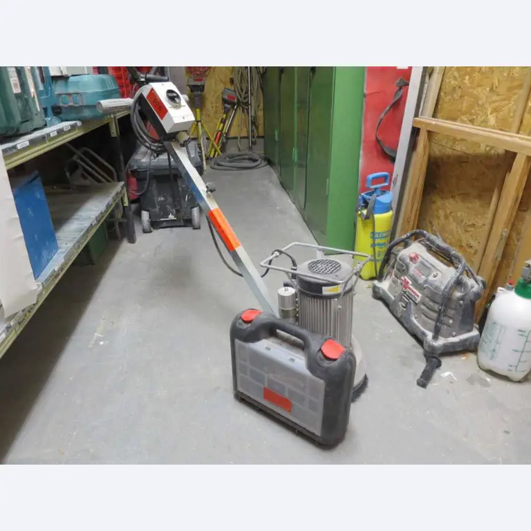 Bouwuitrusting, steigers, bedrijfsvoertuigen-1