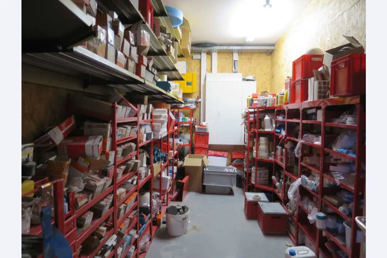 Bouwuitrusting, steigers, bedrijfsvoertuigen-1