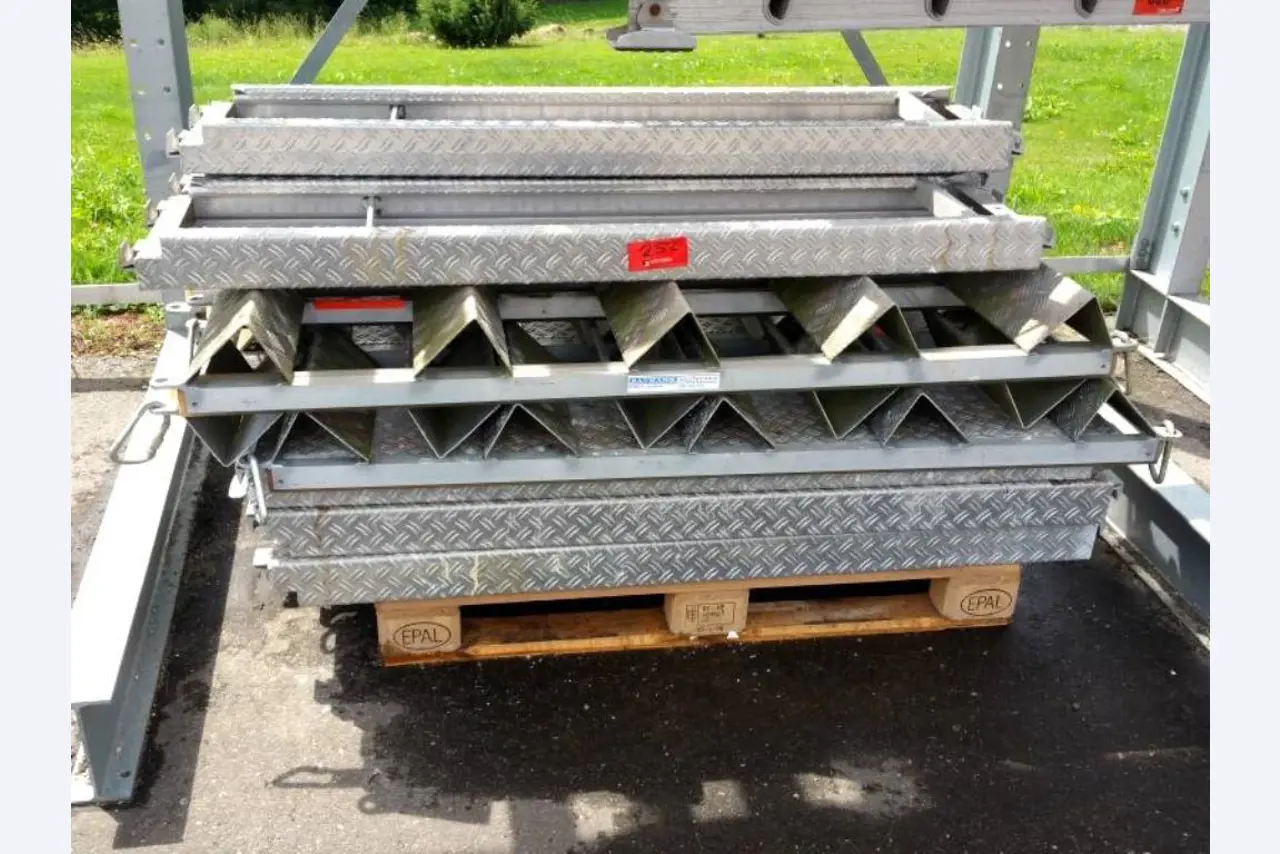 Bouwuitrusting, steigers, bedrijfsvoertuigen-1