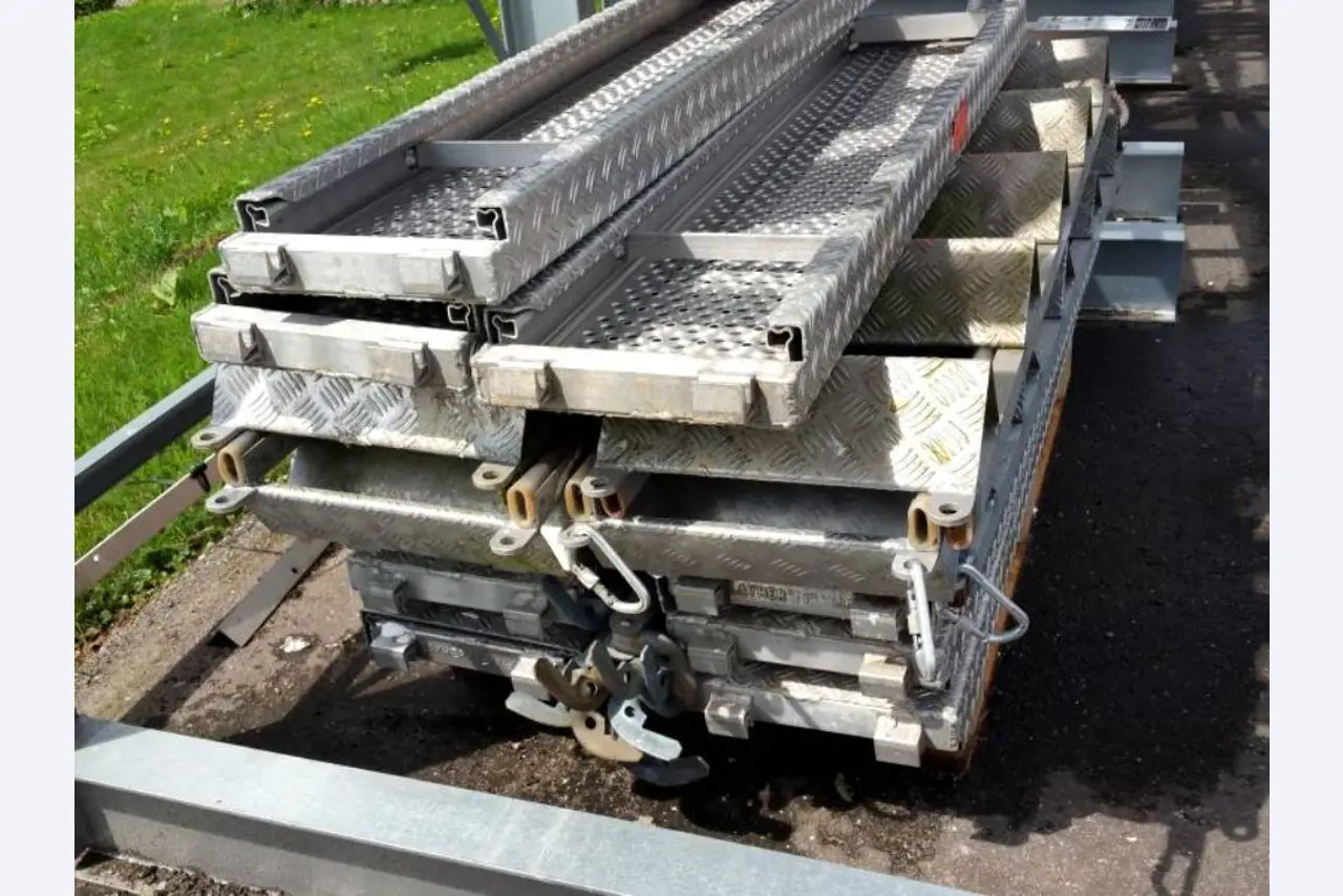 Bouwuitrusting, steigers, bedrijfsvoertuigen-2