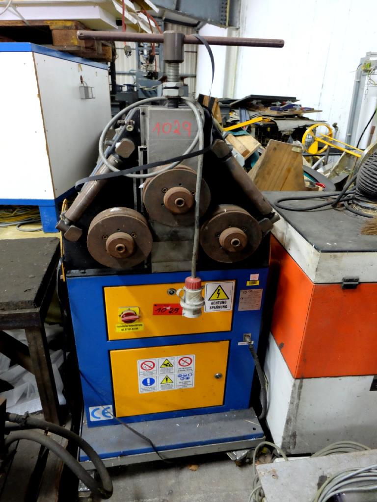 Machines for the manufacturing of foamed <br>and injected attachments and spare parts <br>for the automotive sector-1