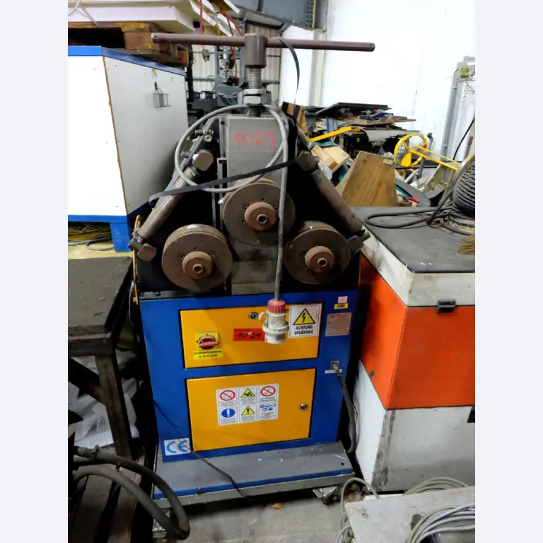 Machines for the manufacturing of foamed <br>and injected attachments and spare parts <br>for the automotive sector-1