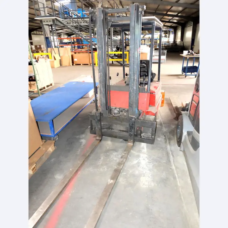 Machines pour la fabrication de pièces (rapportées) automobiles moussées et injectées-1