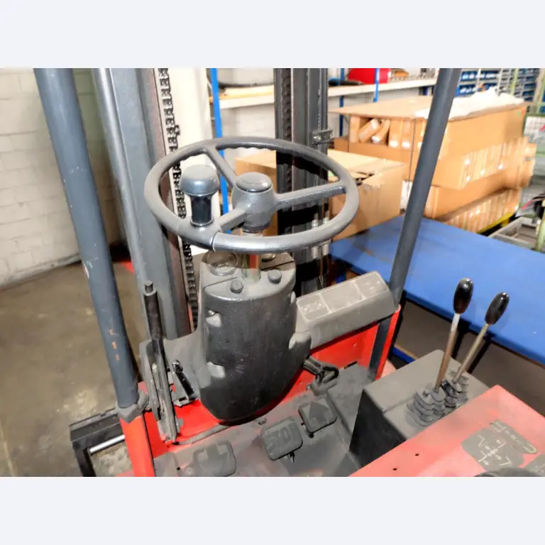 Machines pour la fabrication de pièces (rapportées) automobiles moussées et injectées-4