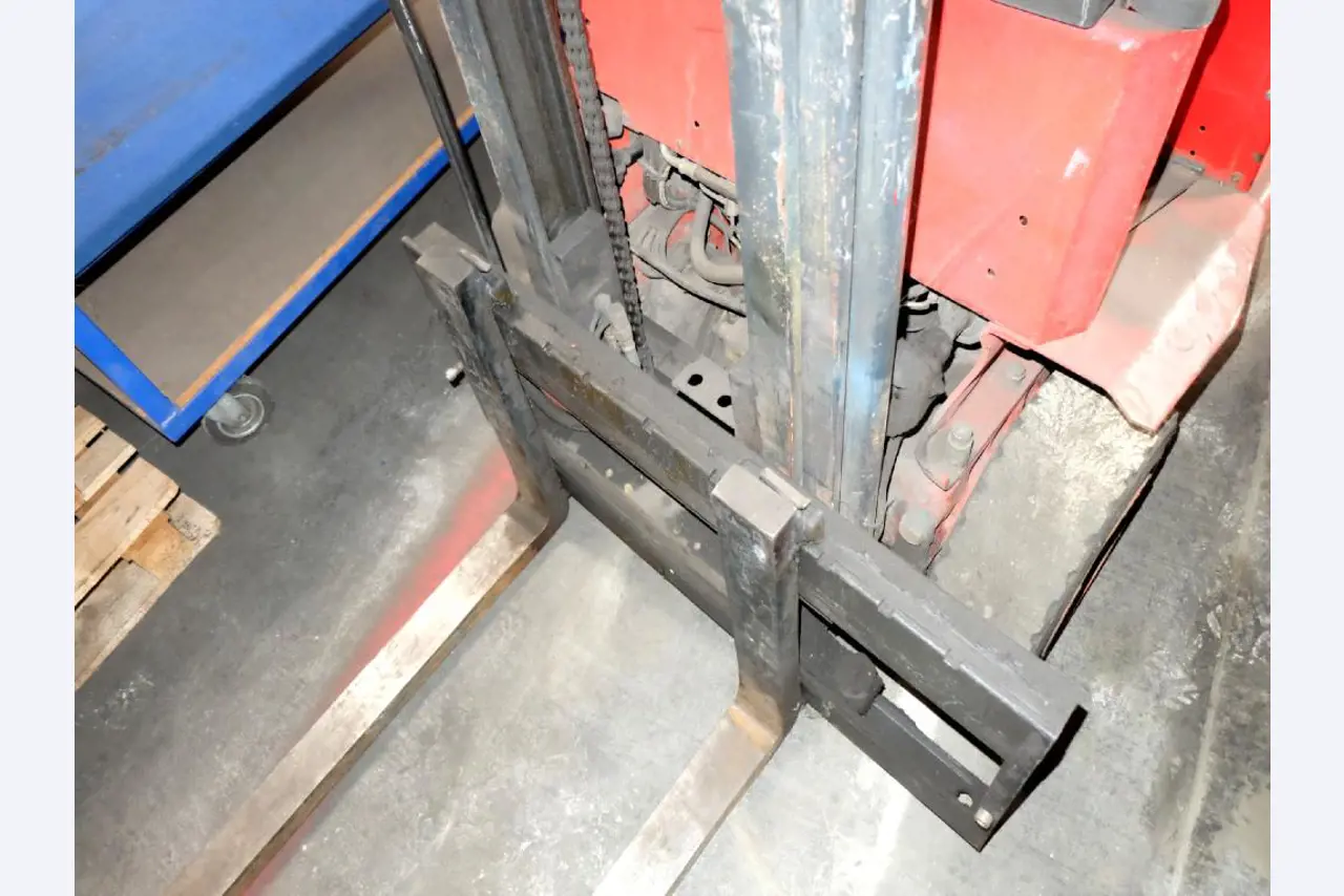 Machines pour la fabrication de pièces (rapportées) automobiles moussées et injectées-6