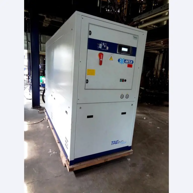 Machines pour la fabrication de pièces (rapportées) automobiles moussées et injectées-2