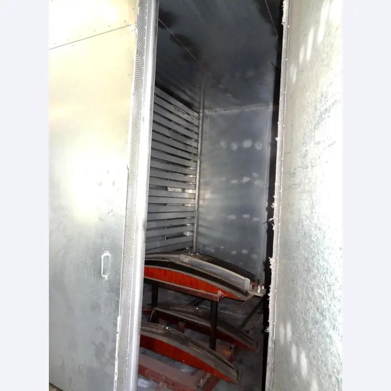 Machines pour la fabrication de pièces (rapportées) automobiles moussées et injectées-2