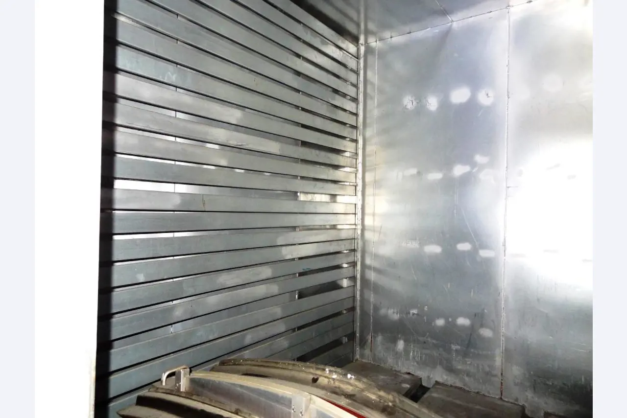 Machines pour la fabrication de pièces (rapportées) automobiles moussées et injectées-3