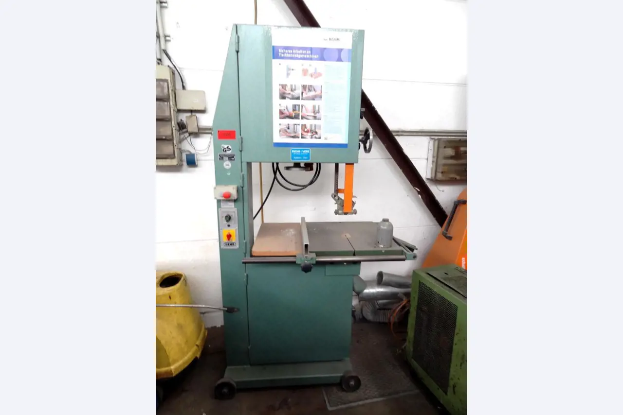 Machines for the manufacturing of foamed <br>and injected attachments and spare parts <br>for the automotive sector-1