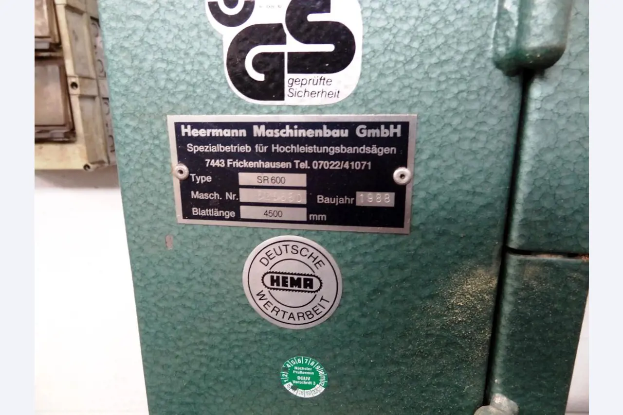 Machines for the manufacturing of foamed <br>and injected attachments and spare parts <br>for the automotive sector-2