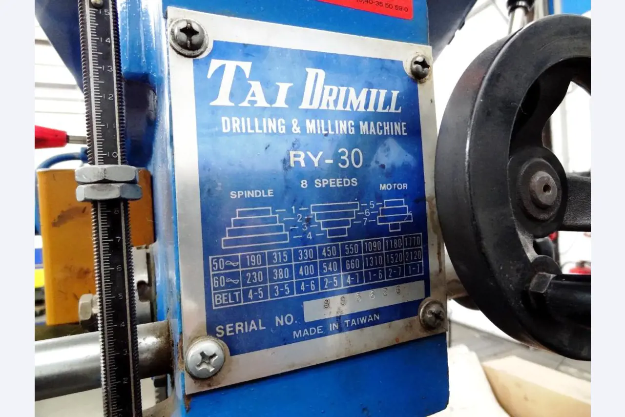 Machines for the manufacturing of foamed <br>and injected attachments and spare parts <br>for the automotive sector-2