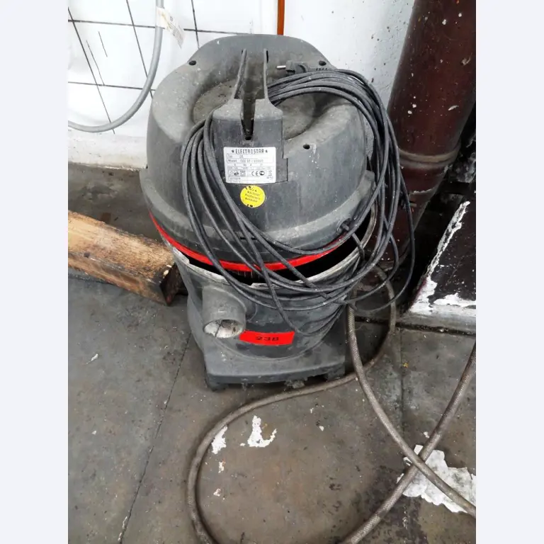 Machines for the manufacturing of foamed <br>and injected attachments and spare parts <br>for the automotive sector-1