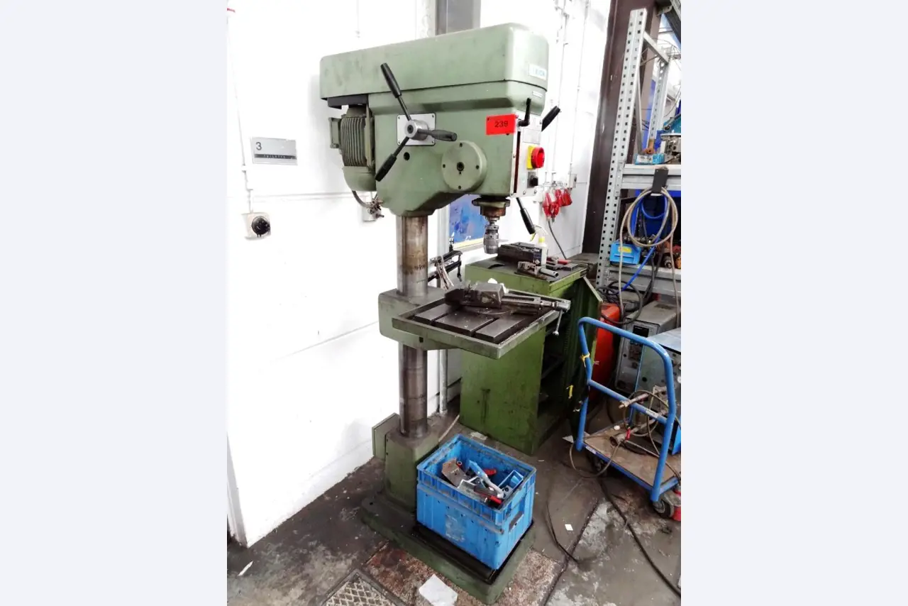 Machines for the manufacturing of foamed <br>and injected attachments and spare parts <br>for the automotive sector-1