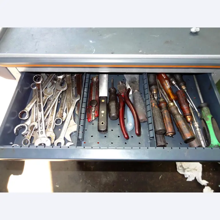 Machines pour la fabrication de pièces (rapportées) automobiles moussées et injectées-2