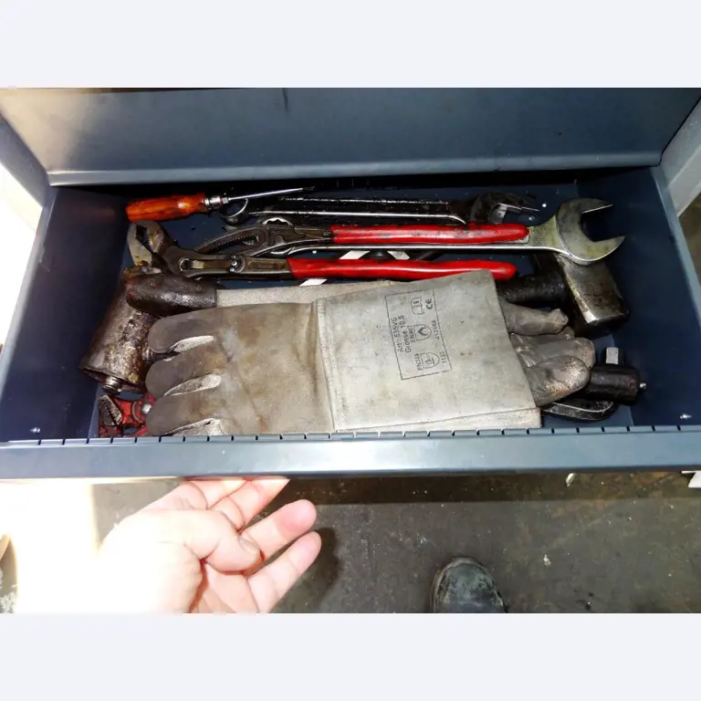 Machines pour la fabrication de pièces (rapportées) automobiles moussées et injectées-6