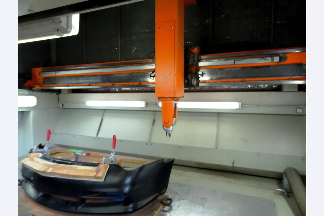 Machines for the manufacturing of foamed <br>and injected attachments and spare parts <br>for the automotive sector-10