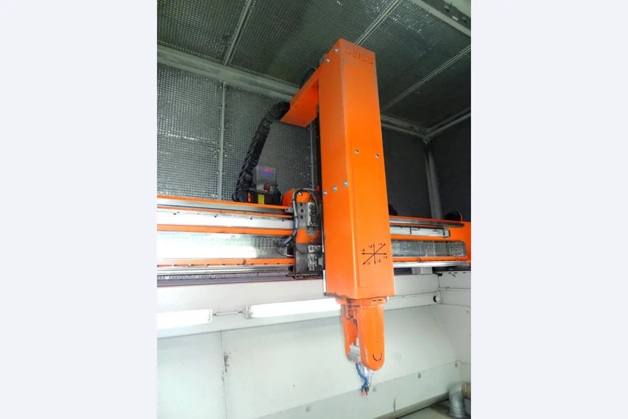 Machines for the manufacturing of foamed <br>and injected attachments and spare parts <br>for the automotive sector-11