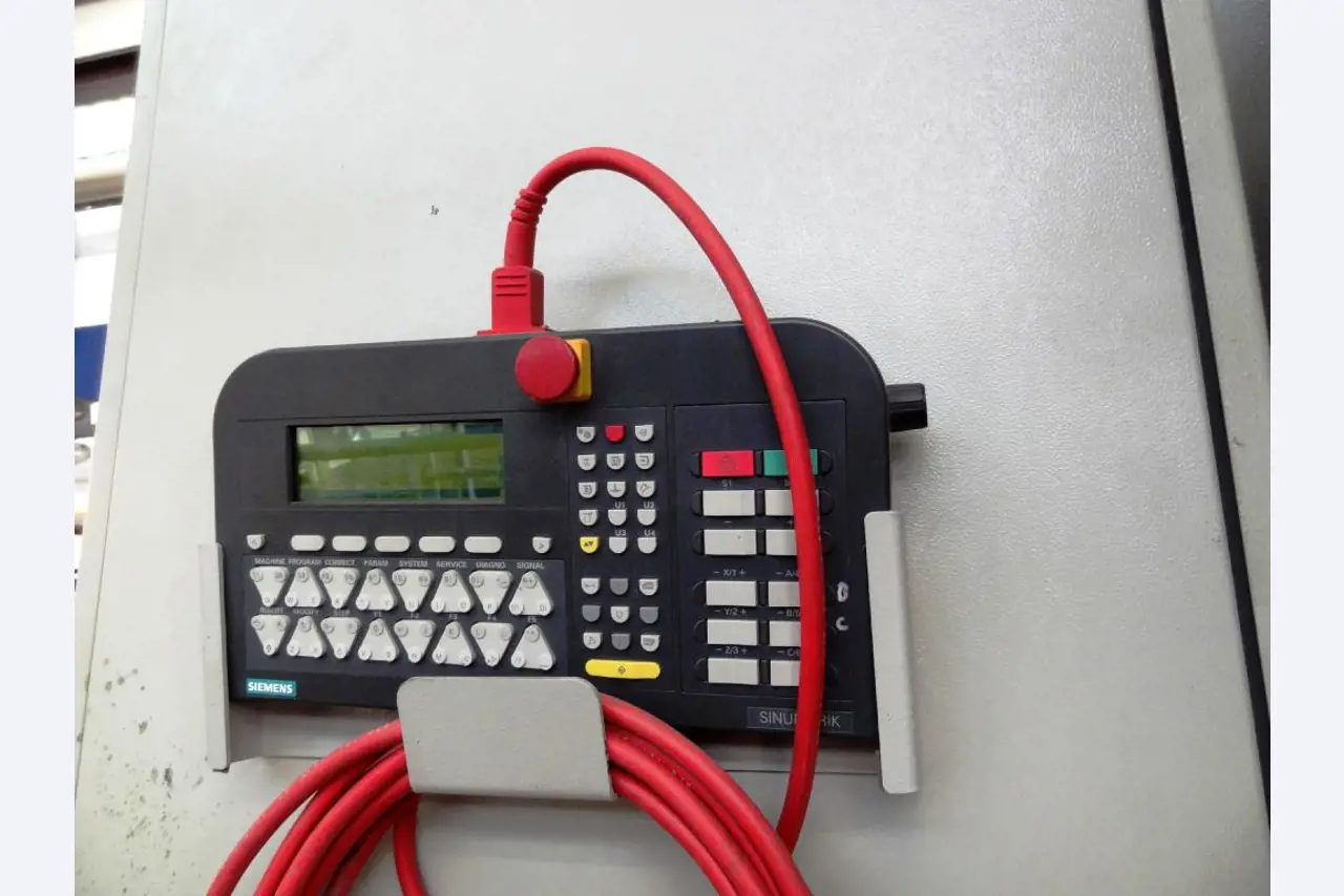 Machines for the manufacturing of foamed <br>and injected attachments and spare parts <br>for the automotive sector-12