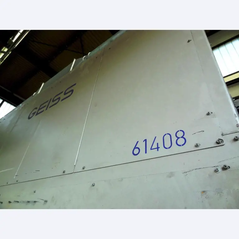 Machines for the manufacturing of foamed <br>and injected attachments and spare parts <br>for the automotive sector-13