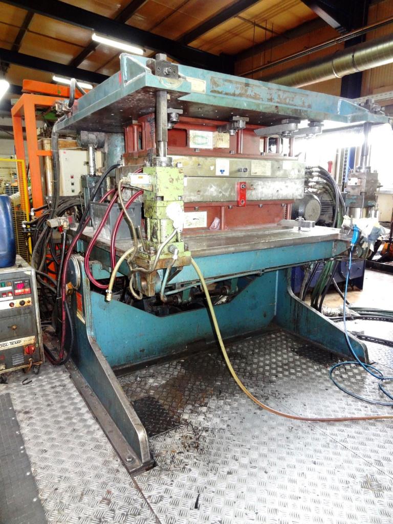 Machines for the manufacturing of foamed <br>and injected attachments and spare parts <br>for the automotive sector-1