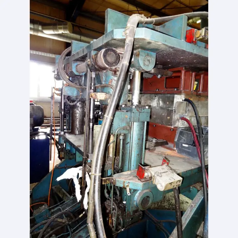 Machines for the manufacturing of foamed <br>and injected attachments and spare parts <br>for the automotive sector-3