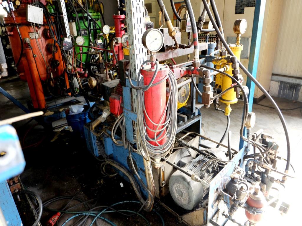 Machines for the manufacturing of foamed <br>and injected attachments and spare parts <br>for the automotive sector-17