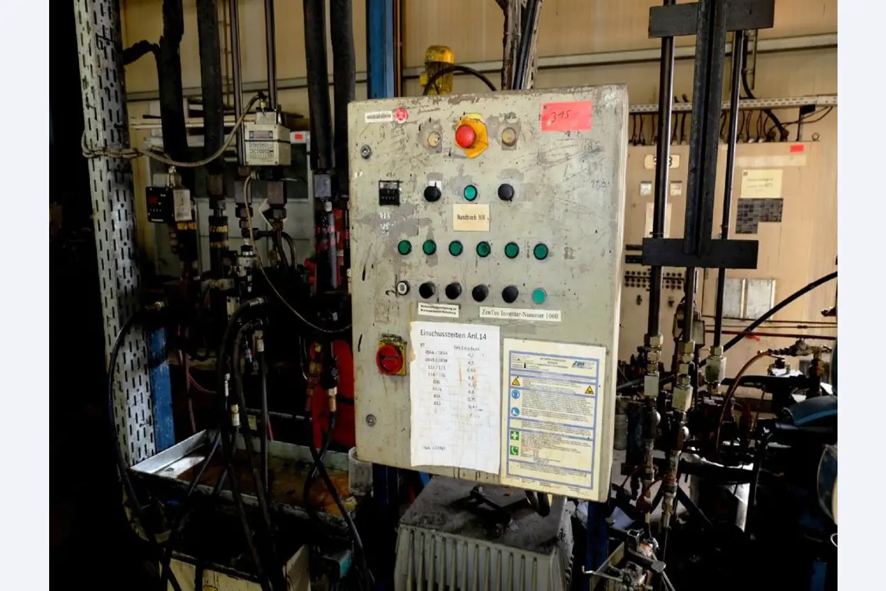 Machines for the manufacturing of foamed <br>and injected attachments and spare parts <br>for the automotive sector-3