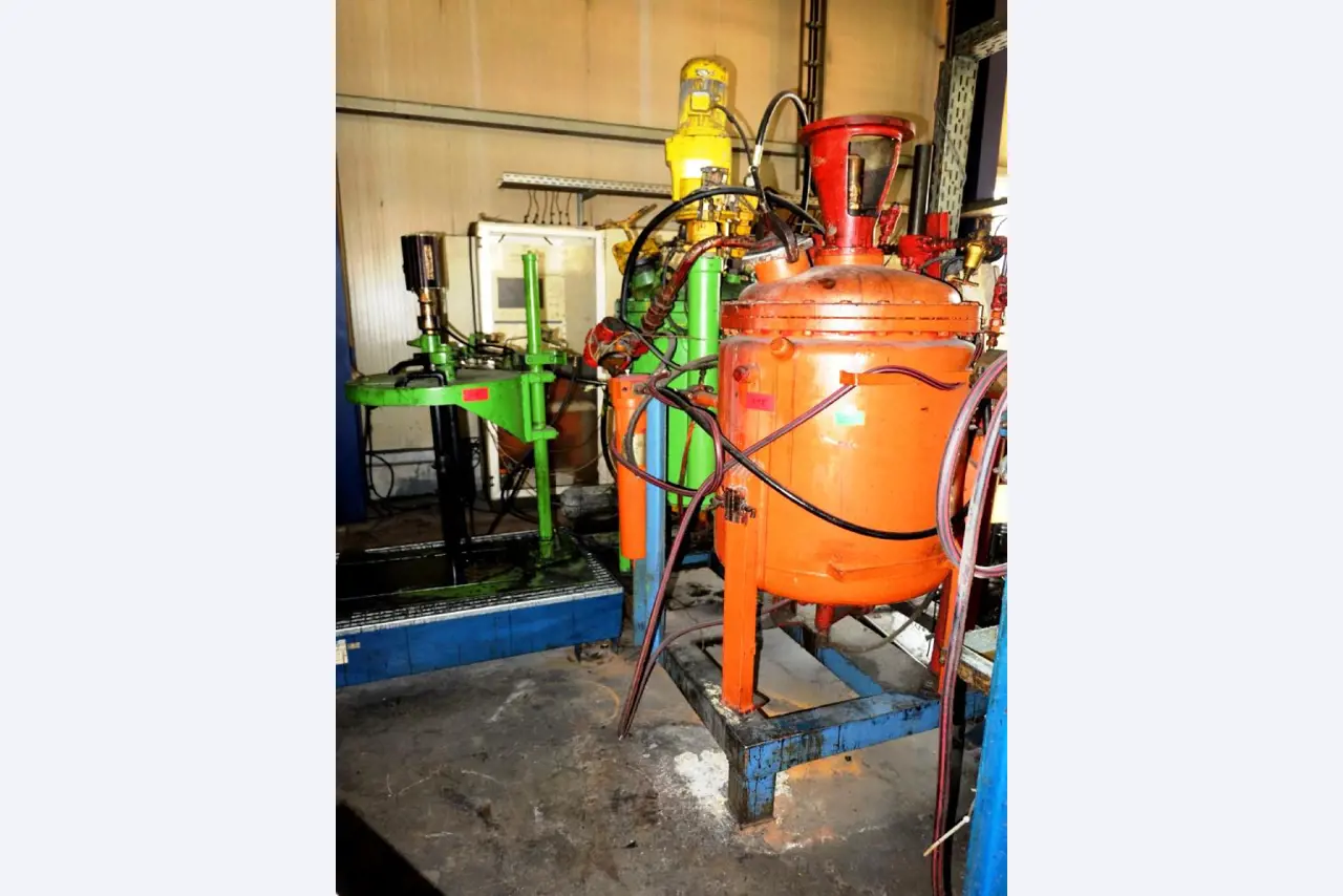 Machines for the manufacturing of foamed <br>and injected attachments and spare parts <br>for the automotive sector-4