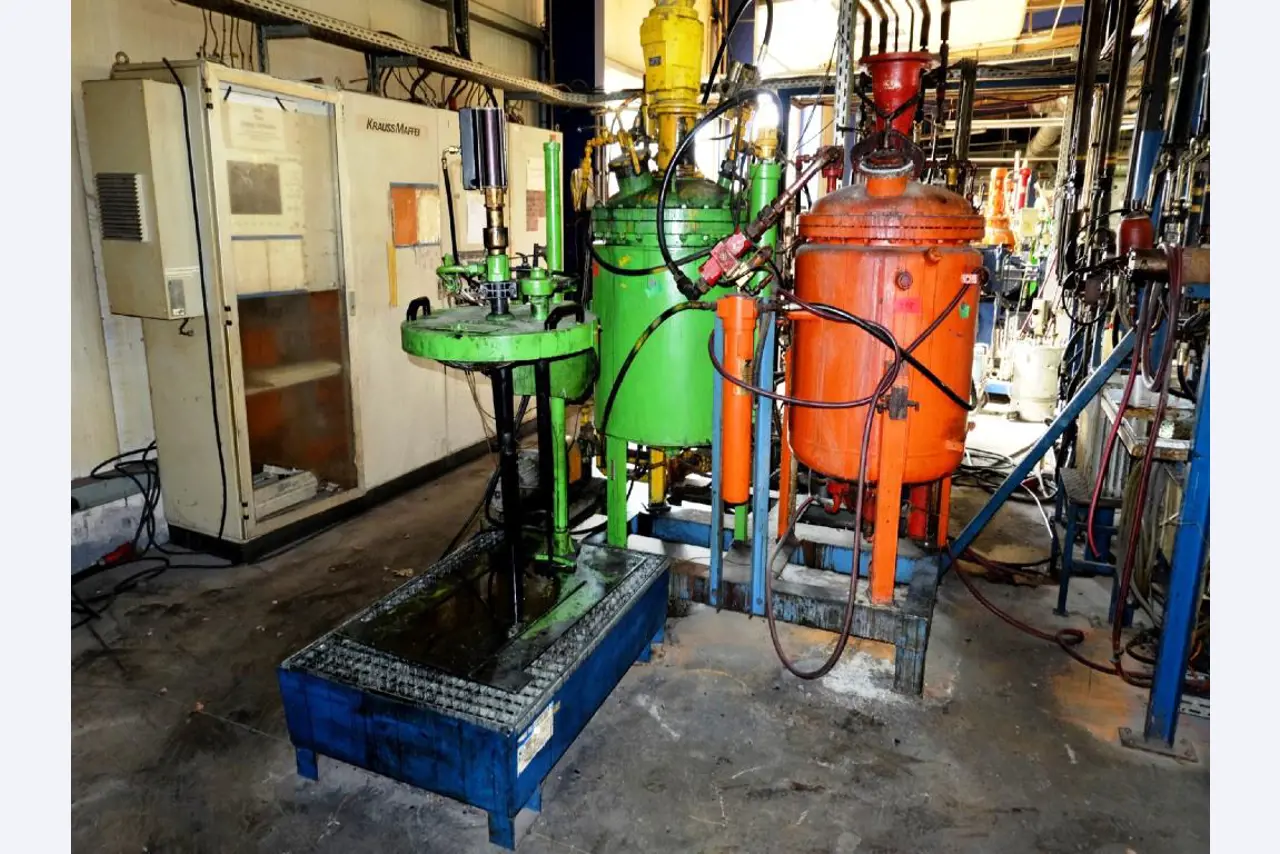 Machines for the manufacturing of foamed <br>and injected attachments and spare parts <br>for the automotive sector-5