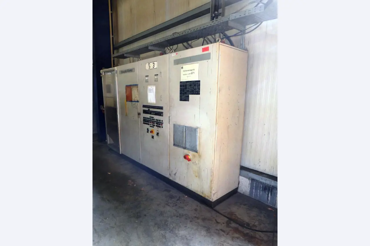 Machines for the manufacturing of foamed <br>and injected attachments and spare parts <br>for the automotive sector-9