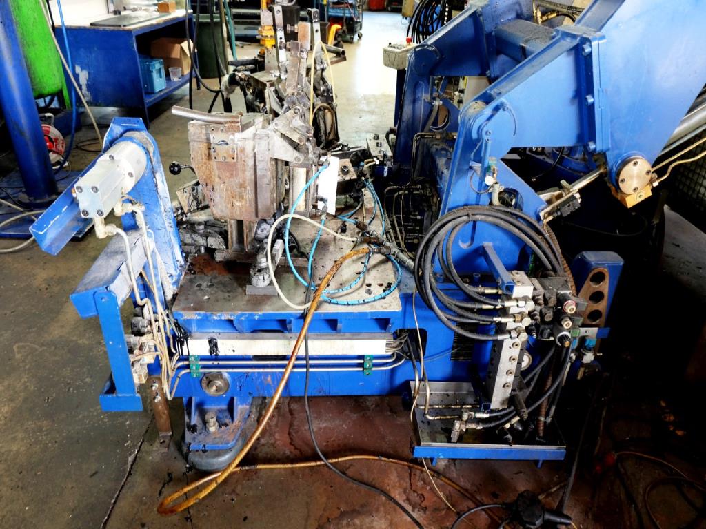 Machines for the manufacturing of foamed <br>and injected attachments and spare parts <br>for the automotive sector-13