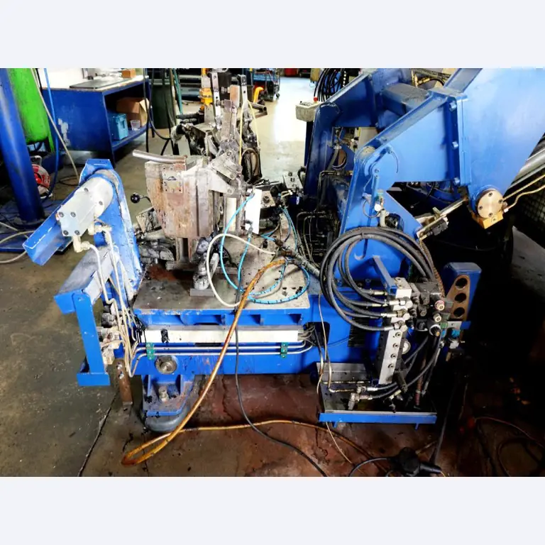 Machines voor het vervaardigen van geschuimde en geïnjecteerde (reserve)onderdelen voor de automobielsector
-13