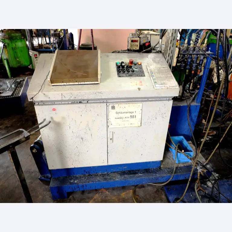 Machines voor het vervaardigen van geschuimde en geïnjecteerde (reserve)onderdelen voor de automobielsector
-15