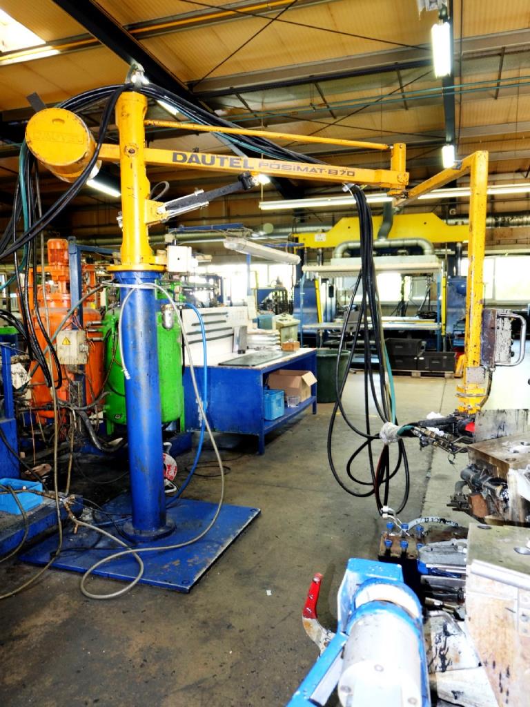 Machines for the manufacturing of foamed <br>and injected attachments and spare parts <br>for the automotive sector-16