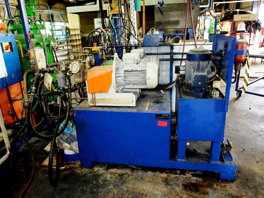 Machines for the manufacturing of foamed <br>and injected attachments and spare parts <br>for the automotive sector-17