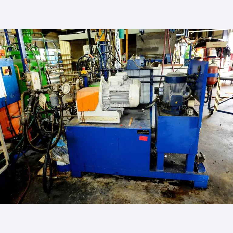 Machines voor het vervaardigen van geschuimde en geïnjecteerde (reserve)onderdelen voor de automobielsector
-17