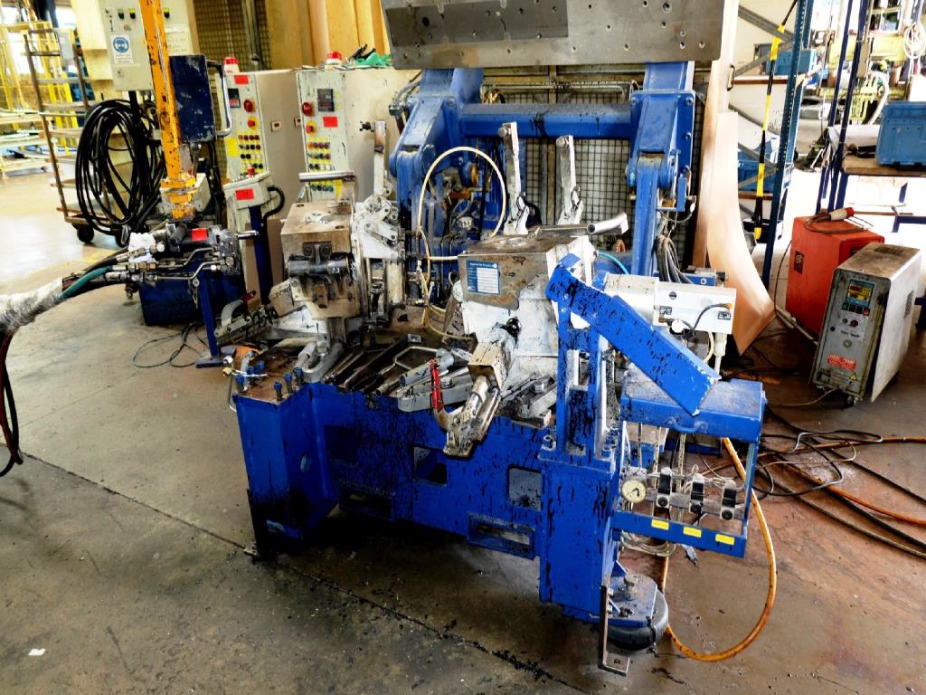 Machines for the manufacturing of foamed <br>and injected attachments and spare parts <br>for the automotive sector-2