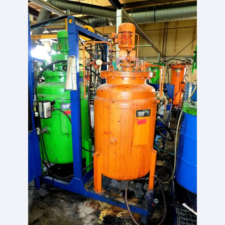 Machines voor het vervaardigen van geschuimde en geïnjecteerde (reserve)onderdelen voor de automobielsector
-3