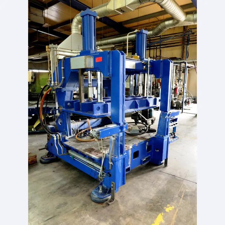 Machines voor het vervaardigen van geschuimde en geïnjecteerde (reserve)onderdelen voor de automobielsector
-4