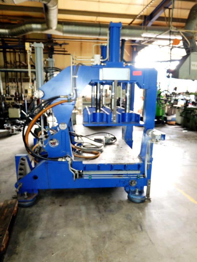 Machines for the manufacturing of foamed <br>and injected attachments and spare parts <br>for the automotive sector-5