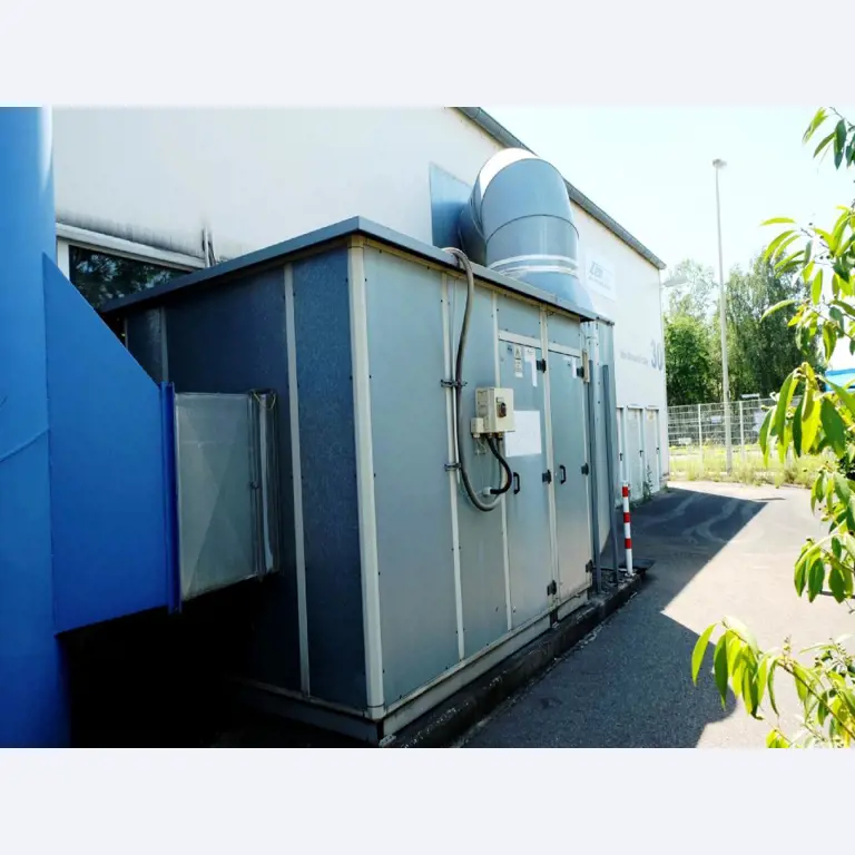 Machines pour la fabrication de pièces (rapportées) automobiles moussées et injectées-1