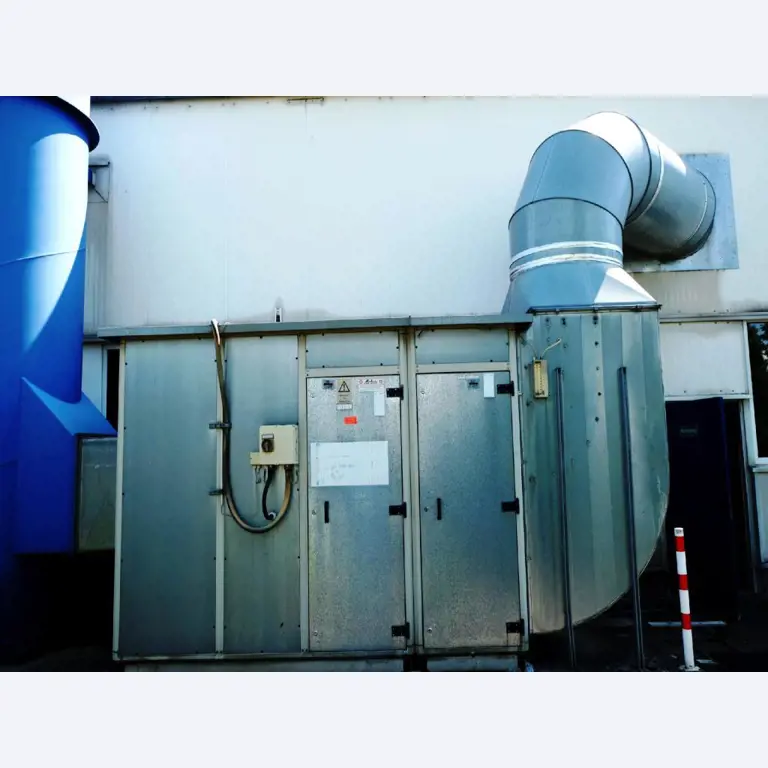 Machines pour la fabrication de pièces (rapportées) automobiles moussées et injectées-3