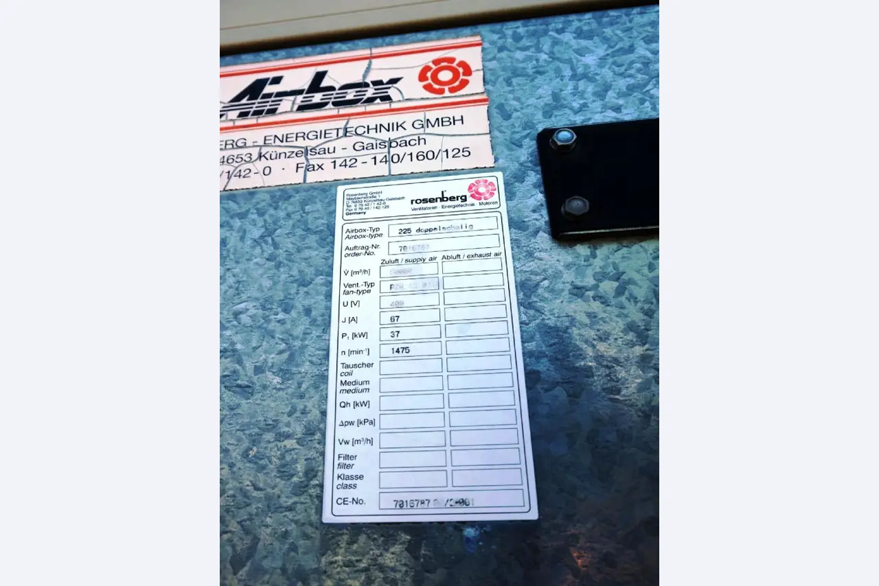 Machines pour la fabrication de pièces (rapportées) automobiles moussées et injectées-4