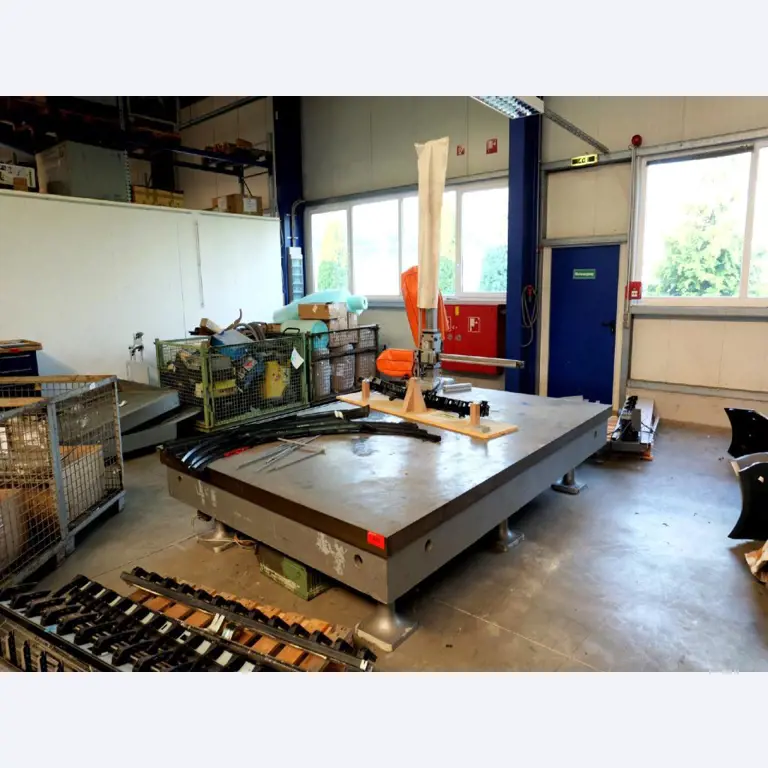 Machines pour la fabrication de pièces (rapportées) automobiles moussées et injectées-1