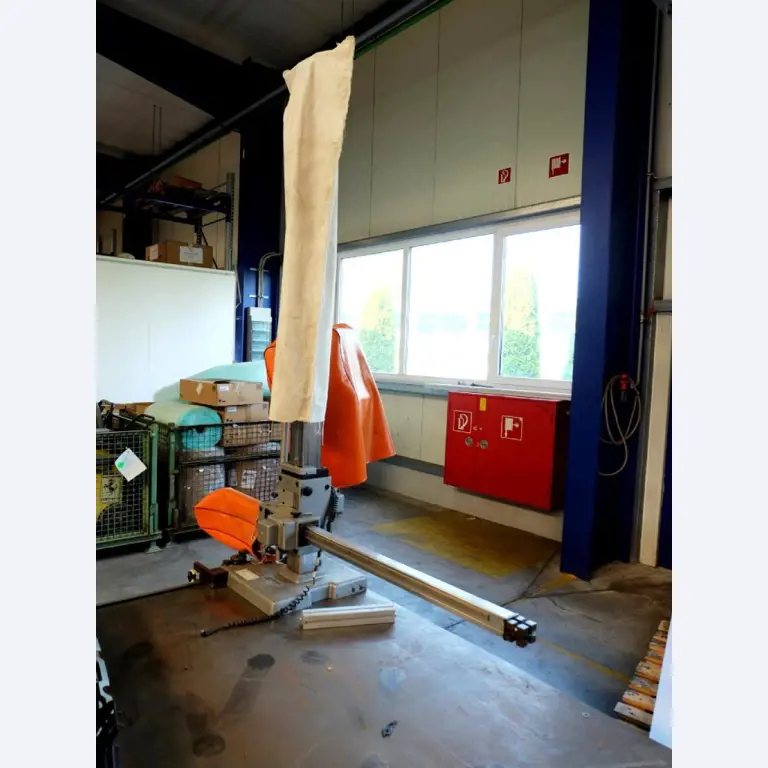 Machines pour la fabrication de pièces (rapportées) automobiles moussées et injectées-2