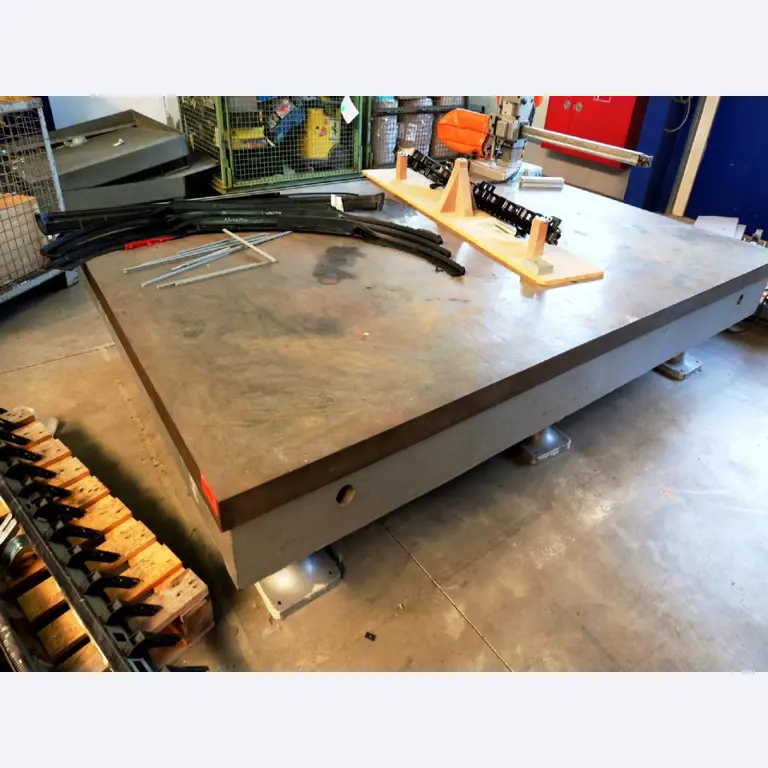 Machines pour la fabrication de pièces (rapportées) automobiles moussées et injectées-3