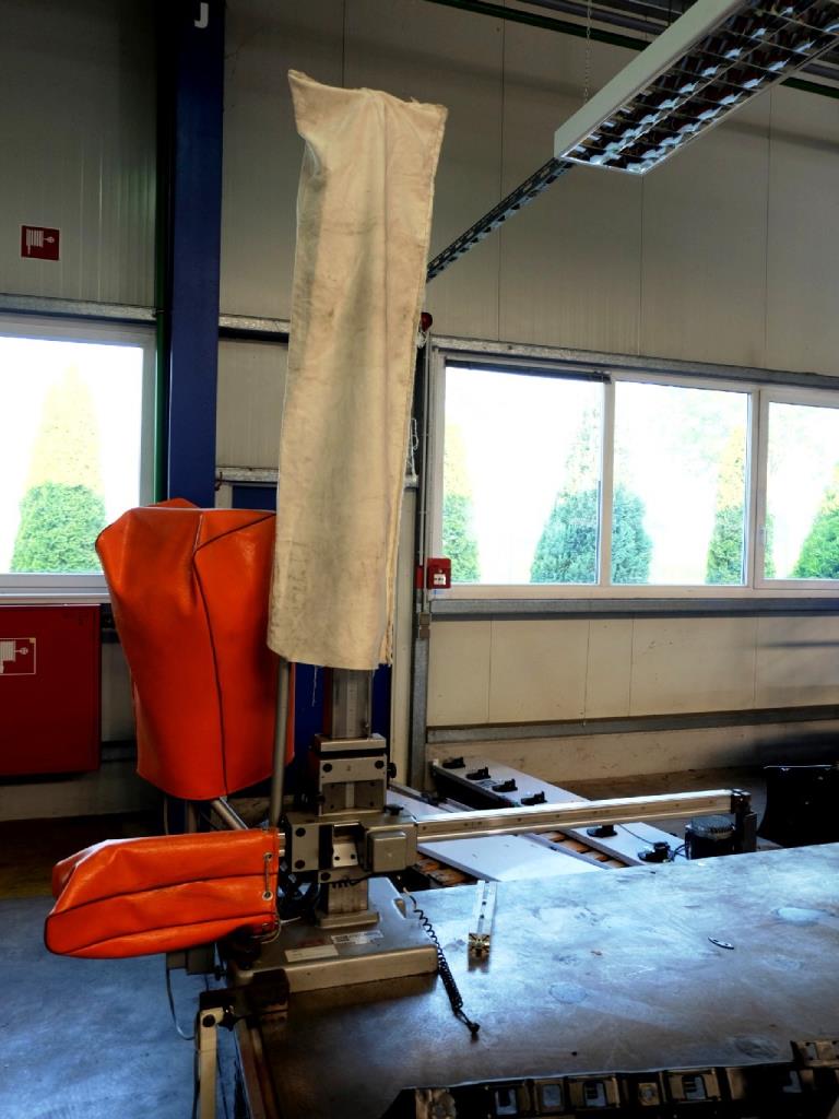 Machines for the manufacturing of foamed <br>and injected attachments and spare parts <br>for the automotive sector-4