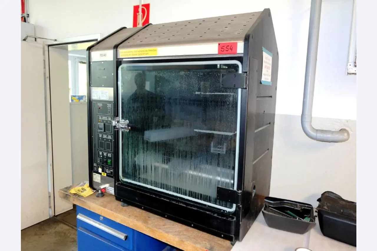 Machines for the manufacturing of foamed <br>and injected attachments and spare parts <br>for the automotive sector-2